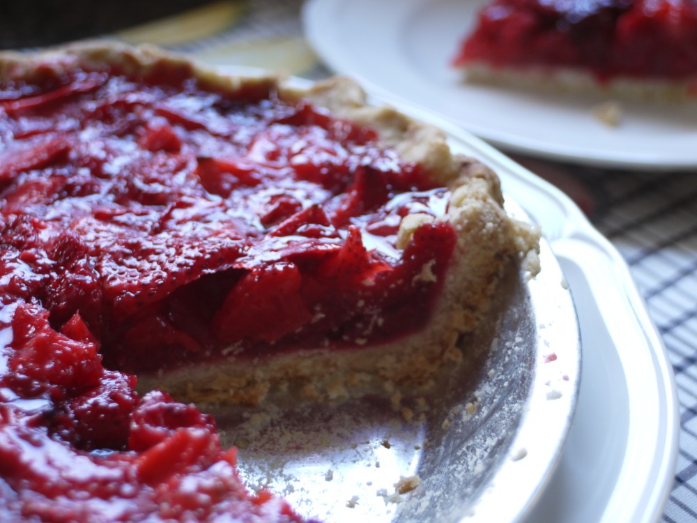 strawberry pie side view
